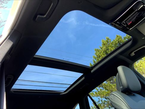 Certified 2025 Mercedes-Benz GLC 300 4MATIC image 11