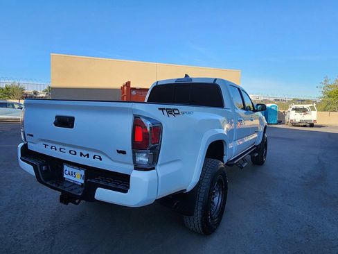 Used 2023 Toyota Tacoma TRD Sport w/ Black Out Package (TMS) image 32