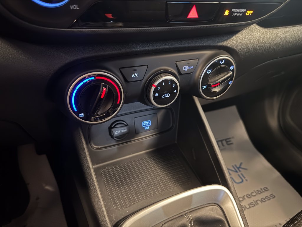 Used 2020 Hyundai Venue SE FWD image 15