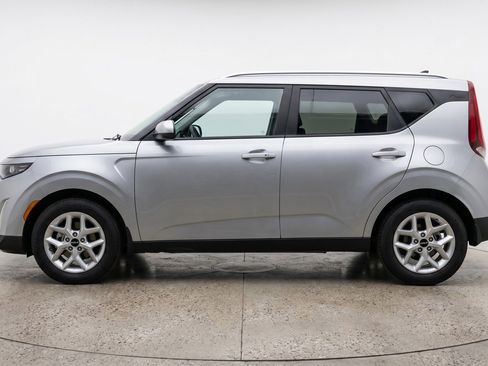 Used 2025 Kia Soul LX w/ LX Technology Package FWD image 5
