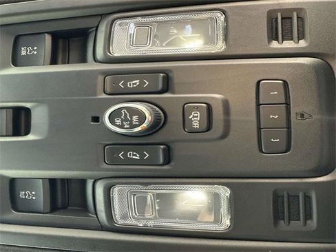 Certified 2023 Cadillac Escalade ESV Premium Luxury image 21