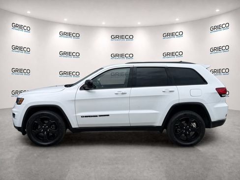 Used 2019 Jeep Grand Cherokee Laredo AWD/4WD image 4