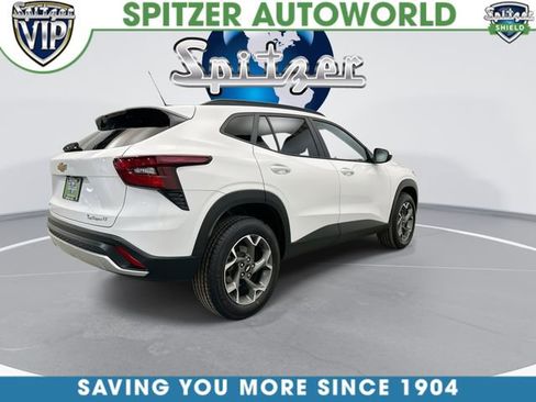 Used 2024 Chevrolet Trax LT image 11