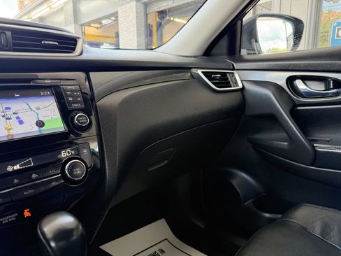 Used 2016 Nissan Rogue SL AWD/4WD image 17