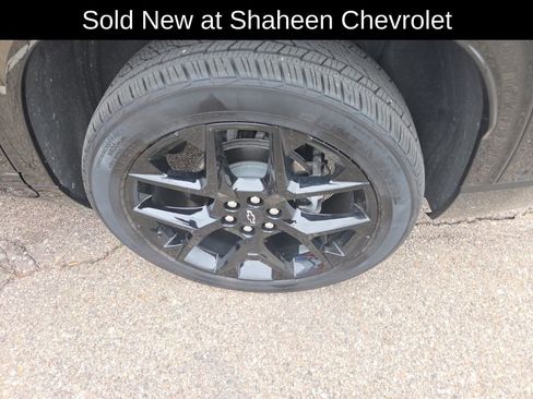 Used 2025 Chevrolet Traverse RS w/ LPO, Floor Liner Package AWD/4WD image 9