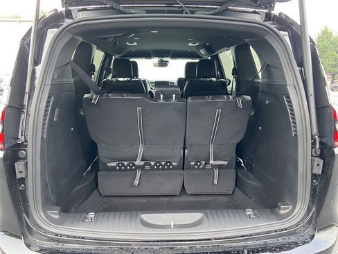 New 2026 Chrysler Pacifica Select image 9
