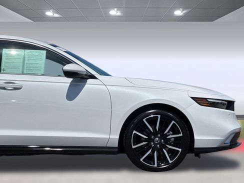 Certified 2025 Honda Accord Touring image 35