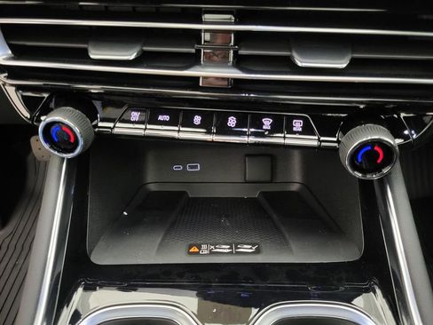 New 2026 Chevrolet Traverse LT w/ Sun and Wheel Package image 37