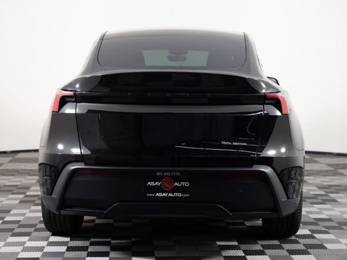 Used 2026 Tesla Model Y AWD image 6