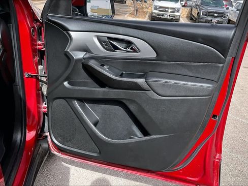 Used 2023 Chevrolet Traverse LT image 23