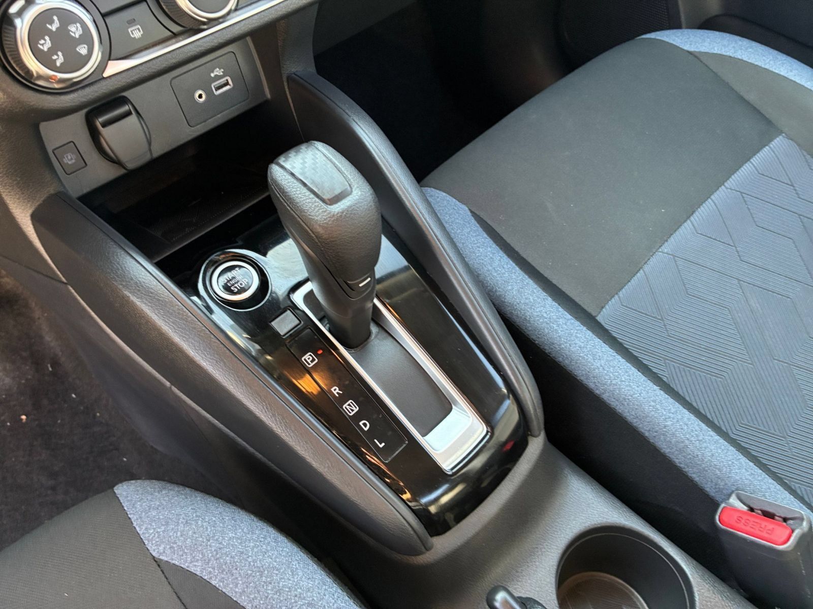 Used 2025 Nissan Versa SV FWD image 38
