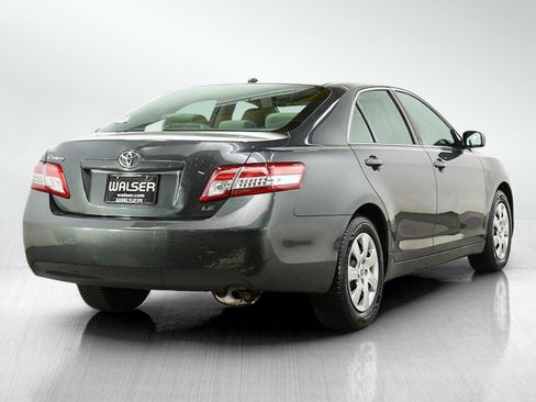 Used 2011 Toyota Camry LE FWD image 5