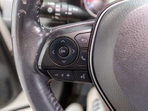 Used 2019 Toyota RAV4 XLE Premium FWD image 24