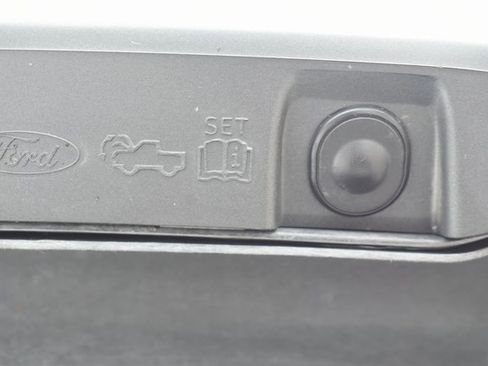 Used 2024 Ford F150 Lightning Lariat image 63