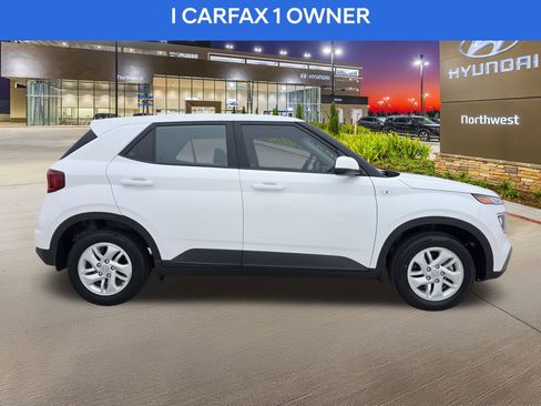 Certified 2023 Hyundai Venue SE image 6