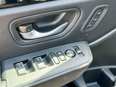 Used 2025 Honda Pilot EX-L image 17