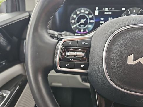Used 2023 Kia Carnival SX Prestige FWD image 22