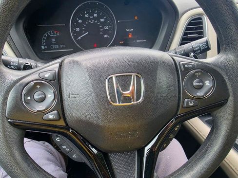 Used 2019 Honda HR-V EX image 40