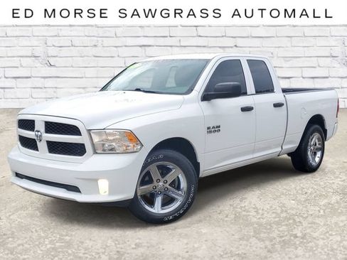 Used 2017 RAM 1500 Express RWD image 1