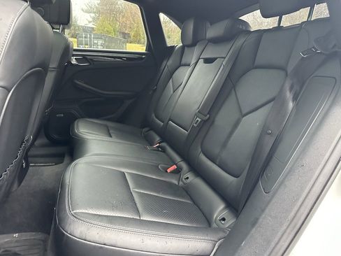 Certified 2025 Porsche Macan image 19