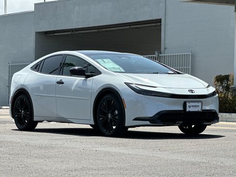 New 2026 Toyota Prius Plug-In Hybrid FWD image 8