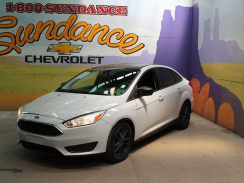 Used 2018 Ford Focus SE image 2