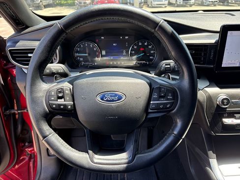 Used 2020 Ford Explorer XLT w/ Equipment Group 202A image 18