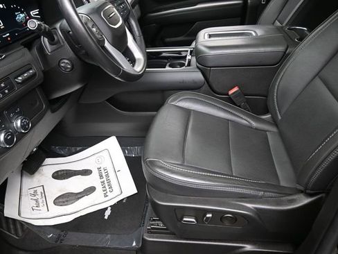 Used 2023 GMC Yukon XL Denali AWD/4WD image 15