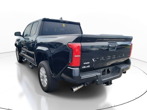 Used 2024 Toyota Tacoma SR5 AWD/4WD image 5