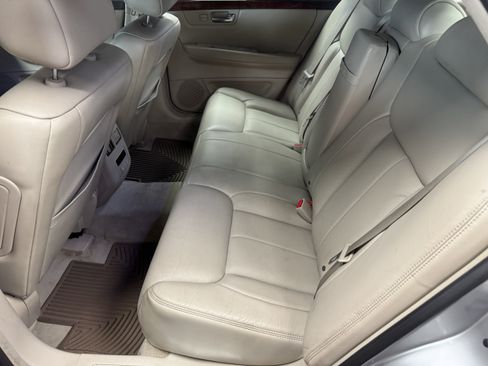 Used 2007 Cadillac DTS Luxury I w/ Trunk Convenience Package FWD image 11