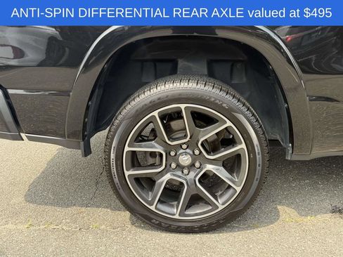 Used 2019 RAM 1500 Laramie AWD/4WD image 11