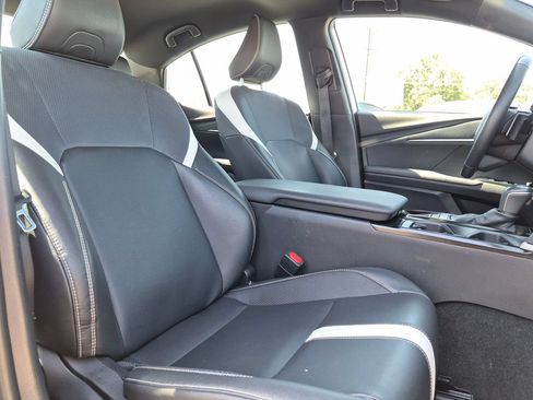 Used 2025 Toyota Camry SE FWD image 30