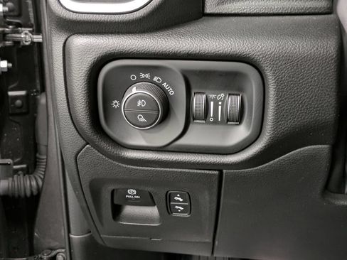 Used 2025 RAM 1500 Big Horn AWD/4WD image 23