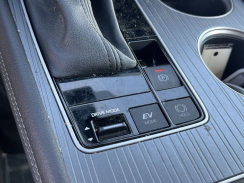 Used 2025 Toyota Sienna LE image 30