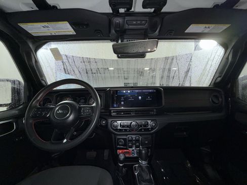 Used 2024 Jeep Wrangler Unlimited Rubicon w/ Technology Group AWD/4WD image 23