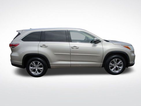 Used 2015 Toyota Highlander XLE FWD image 7