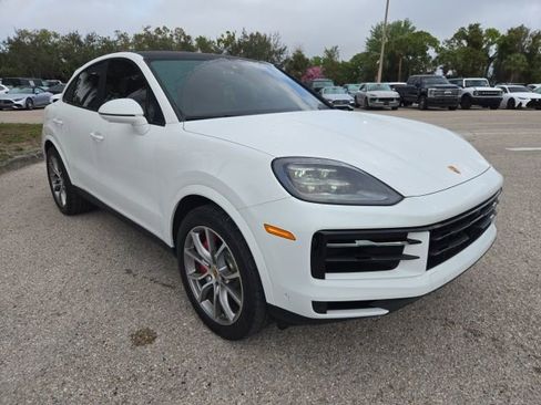 Used 2024 Porsche Cayenne S image 7