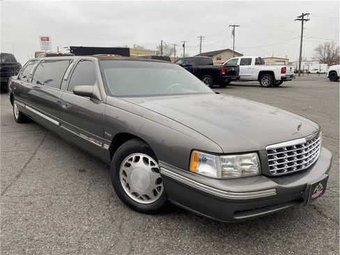 Used 1998 Cadillac De Ville Limousine image 3