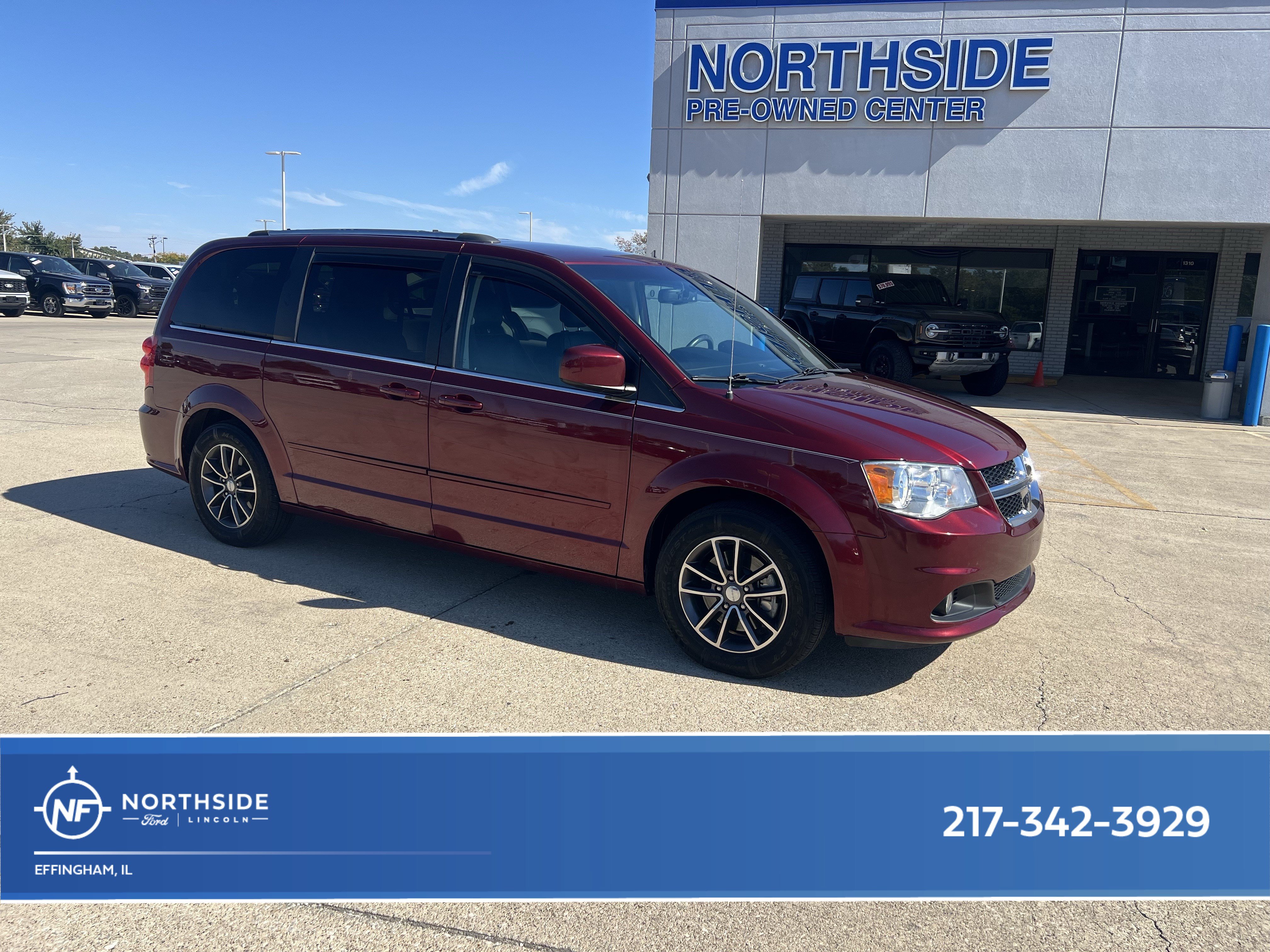 Used 2017 Dodge Grand Caravan SXT FWD image 1