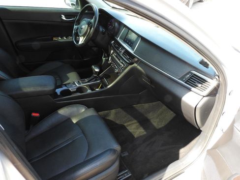 Used 2018 Kia Optima EX w/ Premium Package FWD image 9