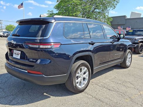 Certified 2023 Jeep Grand Cherokee L Limited AWD/4WD image 31