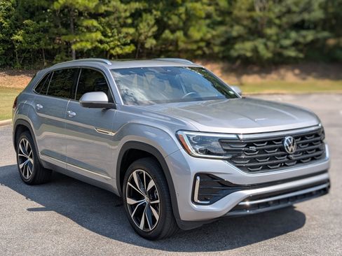 Used 2025 Volkswagen Atlas Cross Sport SEL Premium R-Line AWD/4WD image 11