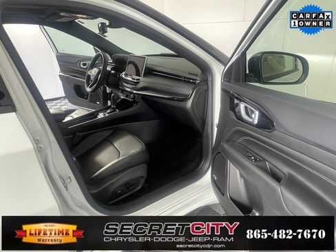 Used 2024 Jeep Compass Limited w/ High Altitude Package image 13