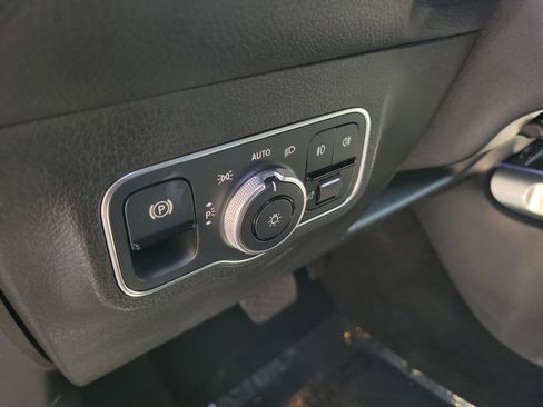 Certified 2022 Mercedes-Benz GLB 250 image 26