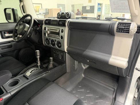Used 2007 Toyota FJ Cruiser 4WD image 18