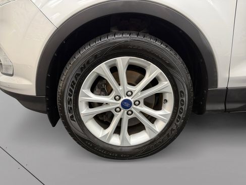 Used 2017 Ford Escape SE w/ Equipment Group 201A AWD/4WD image 14