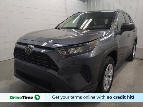 Used 2019 Toyota RAV4 LE FWD image 1