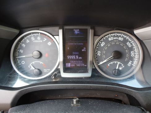 Used 2018 Toyota Tacoma SR5 image 26