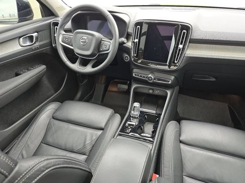 Used 2023 Volvo XC40 B5 Plus w/ Driver Assist Package AWD/4WD image 28