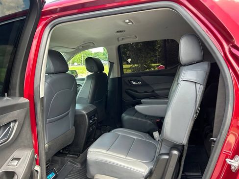 Used 2020 Chevrolet Traverse LT w/ LT Premium Package FWD image 40